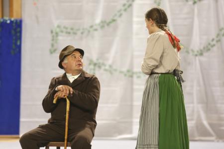 Folklorni festival KD Rak Rakek 09 Foto Ljubo Vukelič